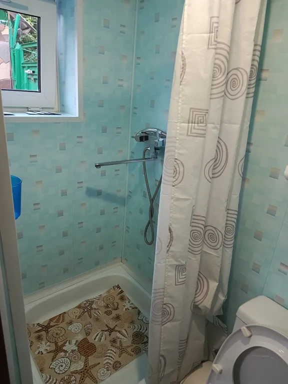 Часть дома с двумя комнатами со всеми удобствами в городе Ейск