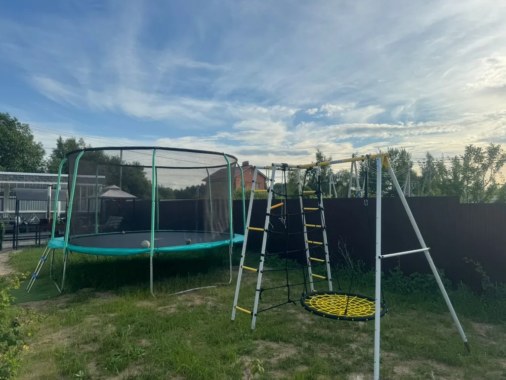 Уютный дом с бассейном и баней для отдыха, семейных праздников