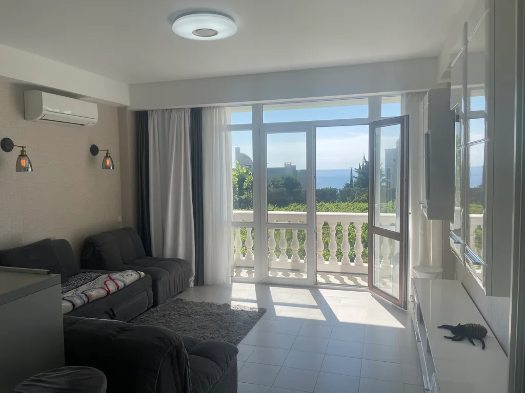 Уютная квартира с видом на море — аренда посуточно в Ливадия