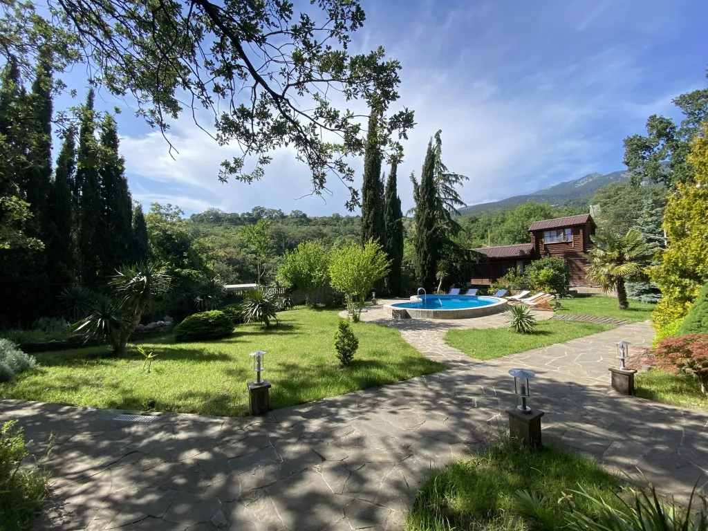 Сруб c бассейном и сауной