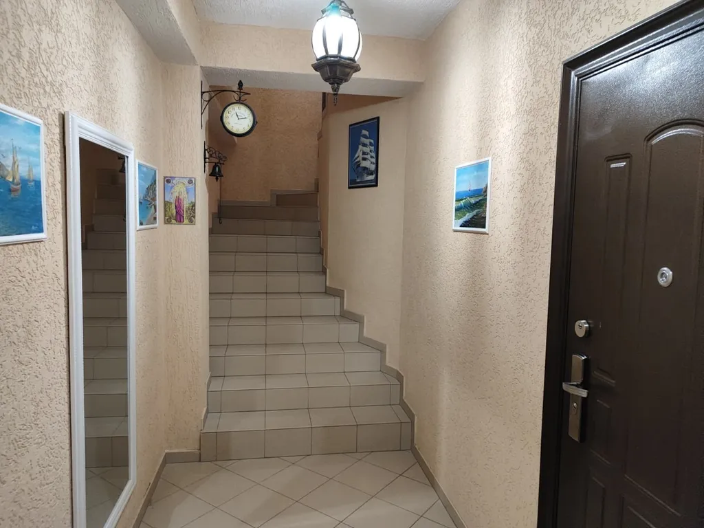 Апартамент с уютным двориком в Мисхоре, в частном доме