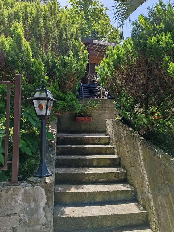 Коттедж Уютный дом в 300 метрах от моря для большой семьи или компании друзей — Нижняя Хобза