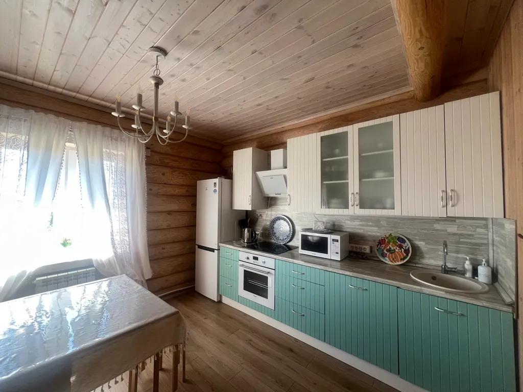 Двухэтажный дом с видом на Галичское озеро