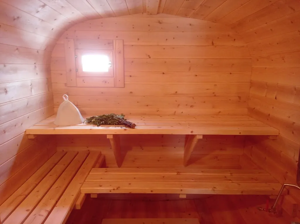 Загородный дом с видом на озеро