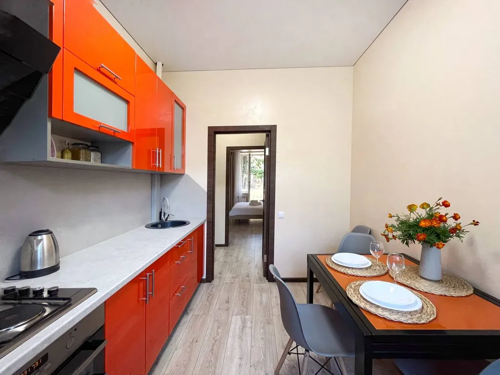 Трехкомнатная квартира в центре города с видом на город