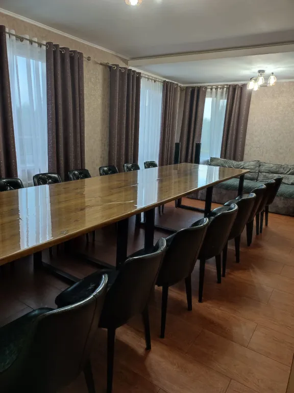 Коттедж на берегу в городе, сауна с бассейном