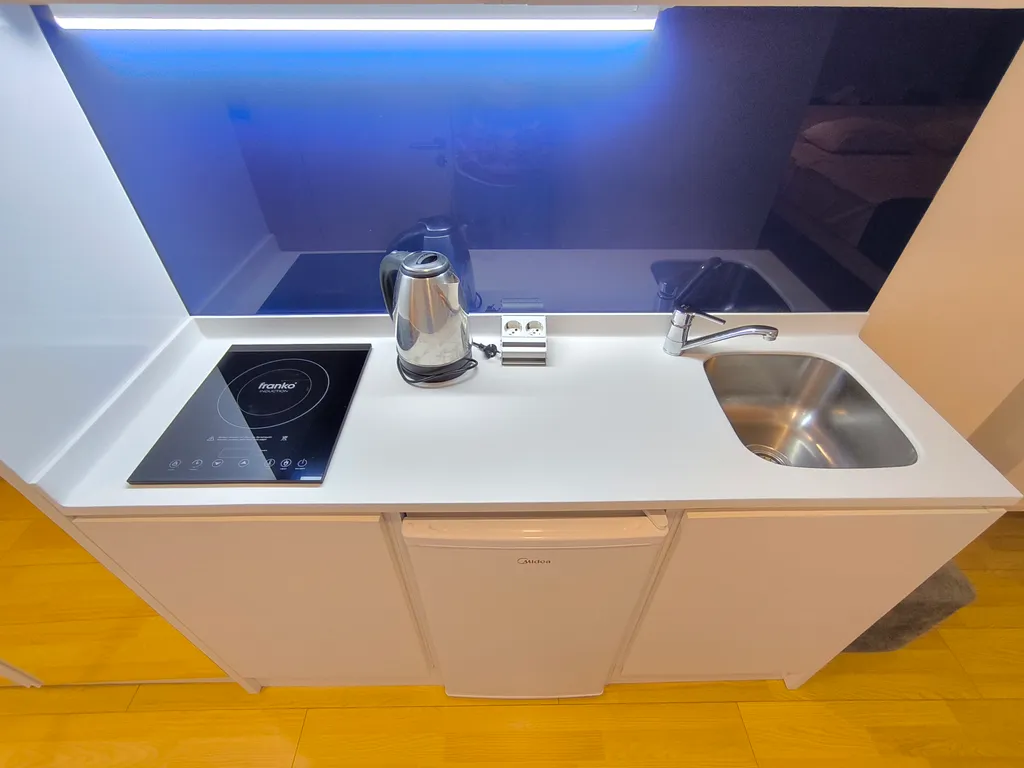 Апартамент-студия на первой линии от моря с танцующими фонтанами