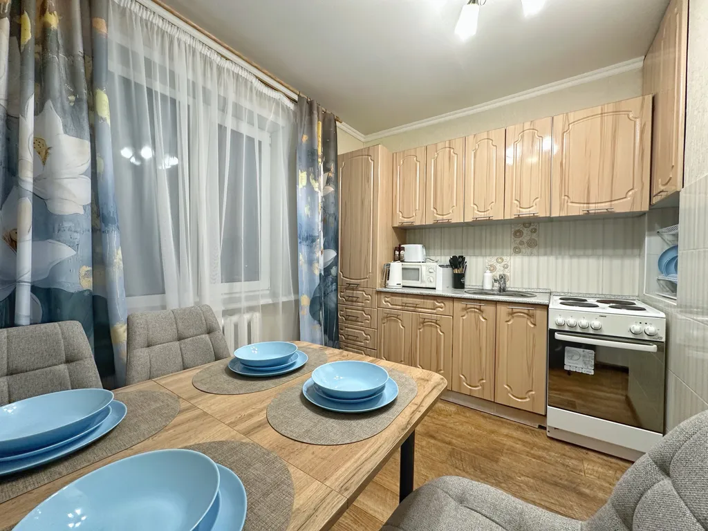 Двухкомнатная квартира с видом на реку на набережной