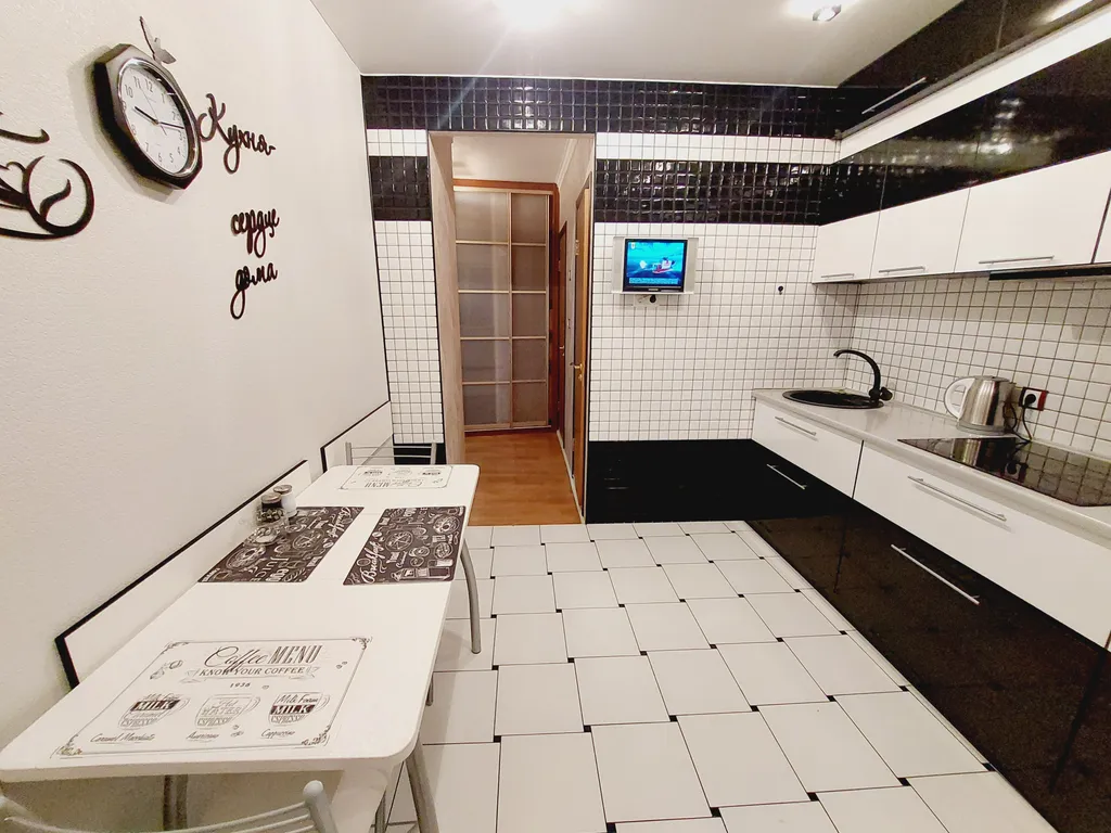 Квартира Отличная тёплая квартира — Омск