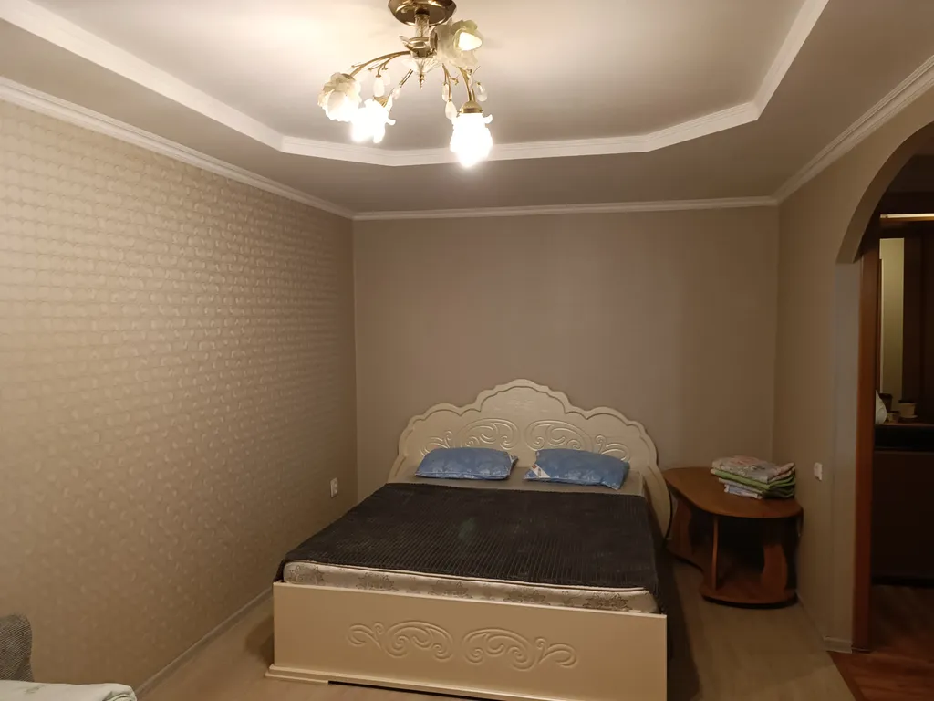 Уютная квартира в центре города — аренда посуточно в Шахты