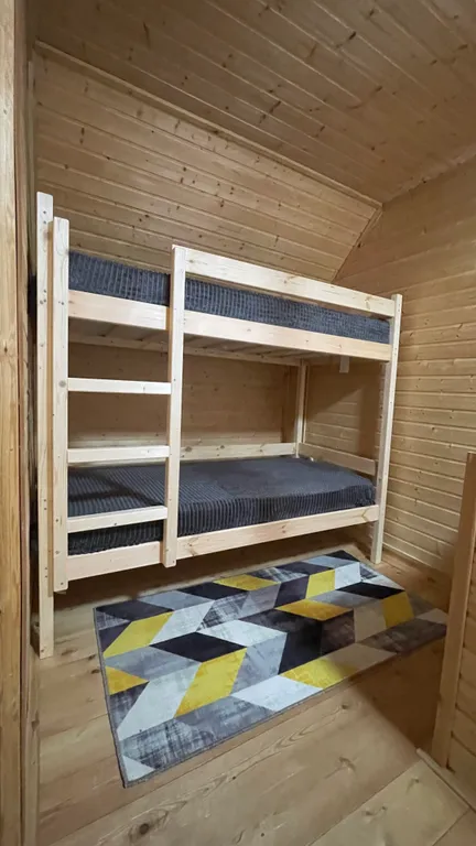 Уютный Дом в лесу с камином.