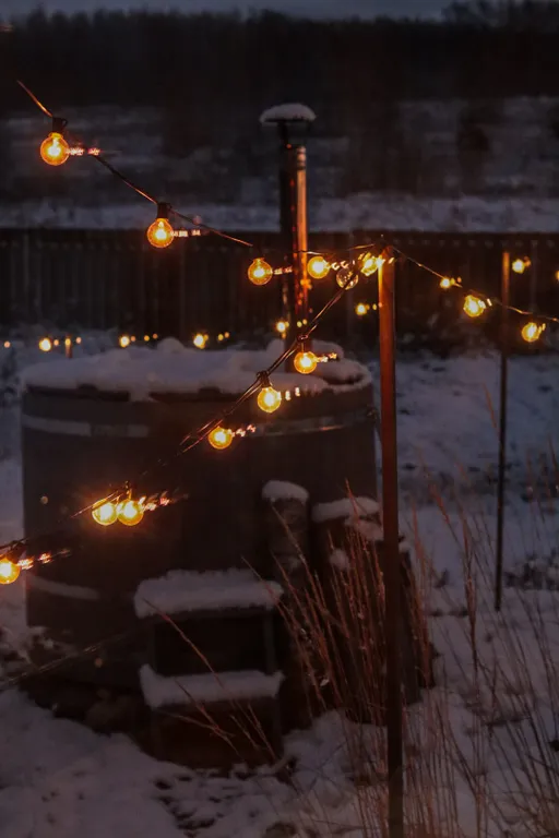 Эстетичный мини-домик с горячими ваннами и купелью
