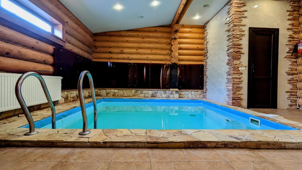Дом с бассейном, сауной, до 50 человек