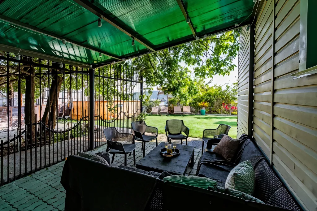 Шикарная вилла на берегу моря