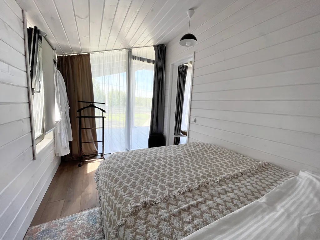 Домик с видом на реку