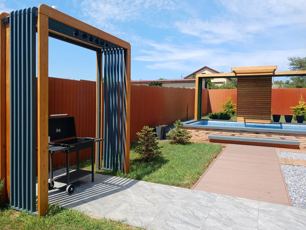 Дом с бассейном