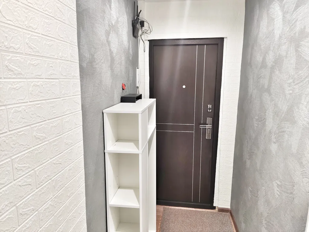 Квартира на кольце мира и обручева