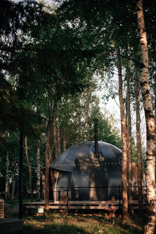 Сфера Orto с камином и видом на реку