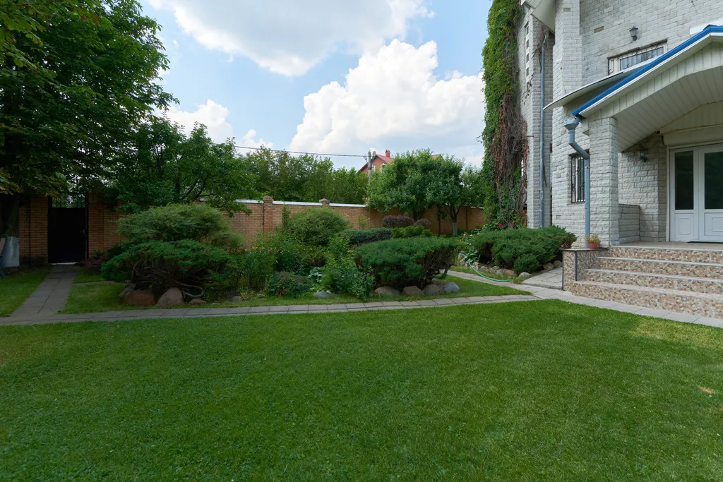 Уютный коттедж с бассейном и сауной