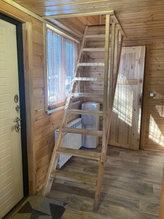 Уютный двухэтажный дом с баней