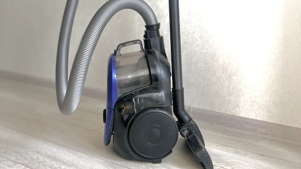 Проживание возле бювета и городского озера с видом из окна на гору