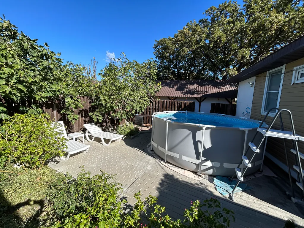 Уютный дом в удобном расположении для семейного отдыха