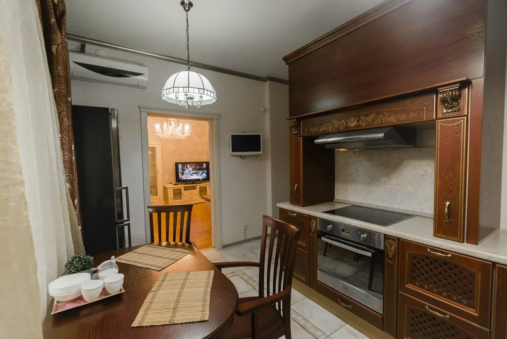 4-комнатная квартира в центре рядом с ОГУ, ТЦ Восход