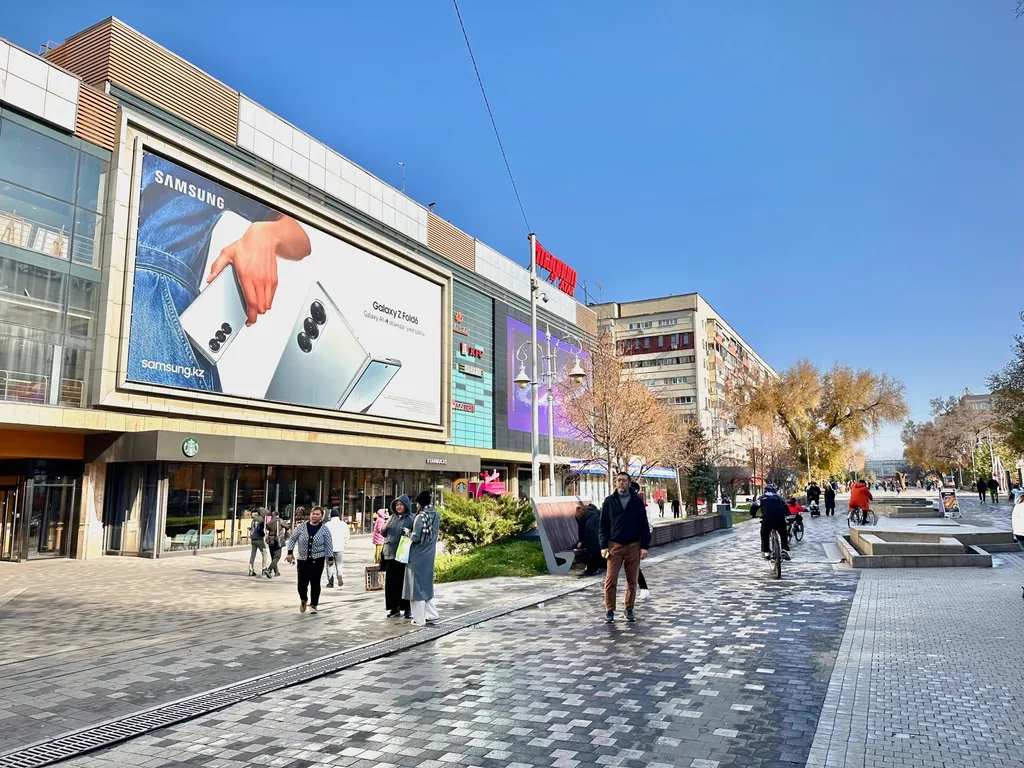 Квартира Удобная квартира Арбат & питьевая вода подарок — Алматы