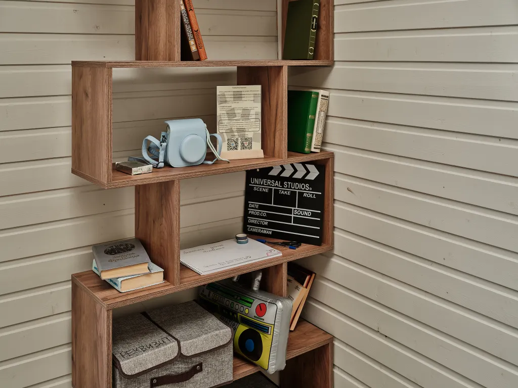 Мгновенный - дом с фотоаппаратом Polaroid