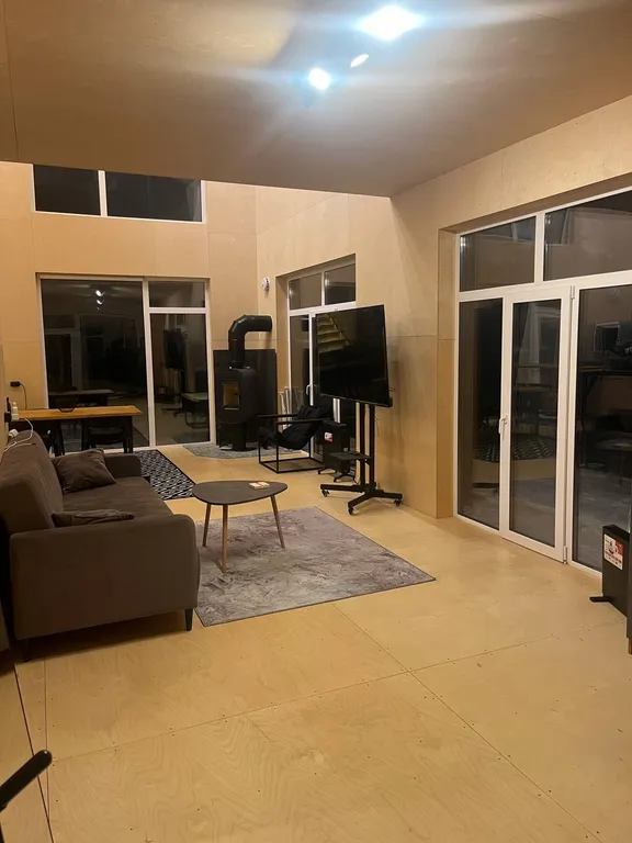 Барнхаус на берегу реки Кундыш