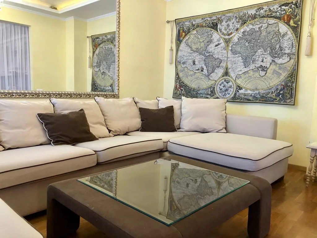 Апартаменты в центре с видом на Севастопольскую бухту