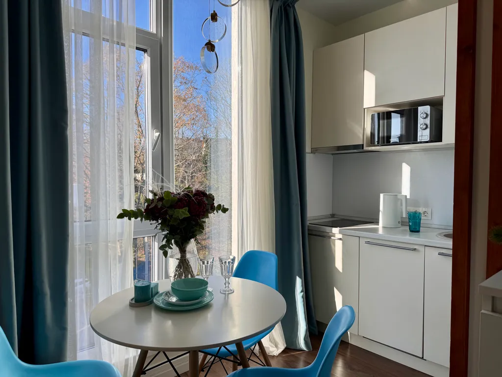 Дизайнерская квартира и бассейн на территории комплекса