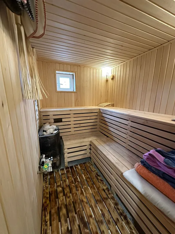 Домик у моря и озера