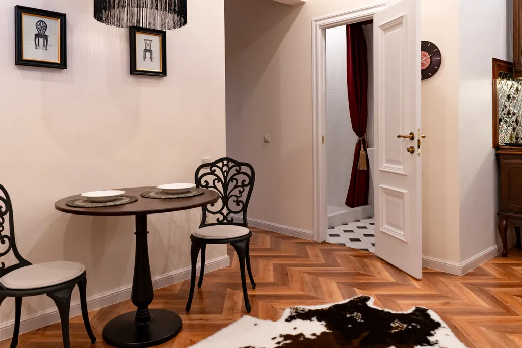 Двухкомнатная квартира в центре города.