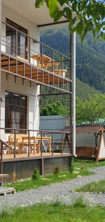 Апартаменты в центре с видом на горы