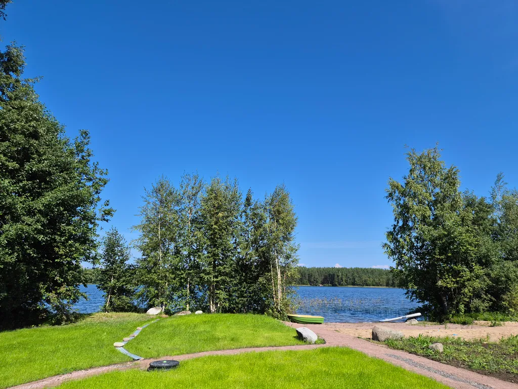 Коттедж Уютнейший дом с роскошным видом на озеро и пляжем.Карелия совсем рядом — Ларионово