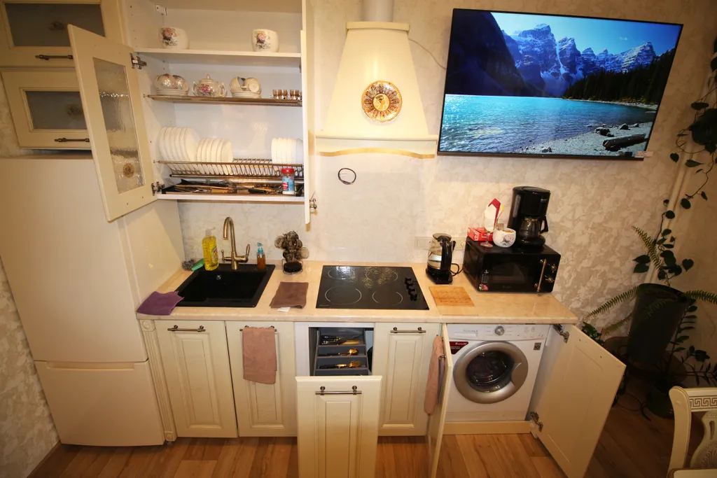 Сталинка у Кремля в центре