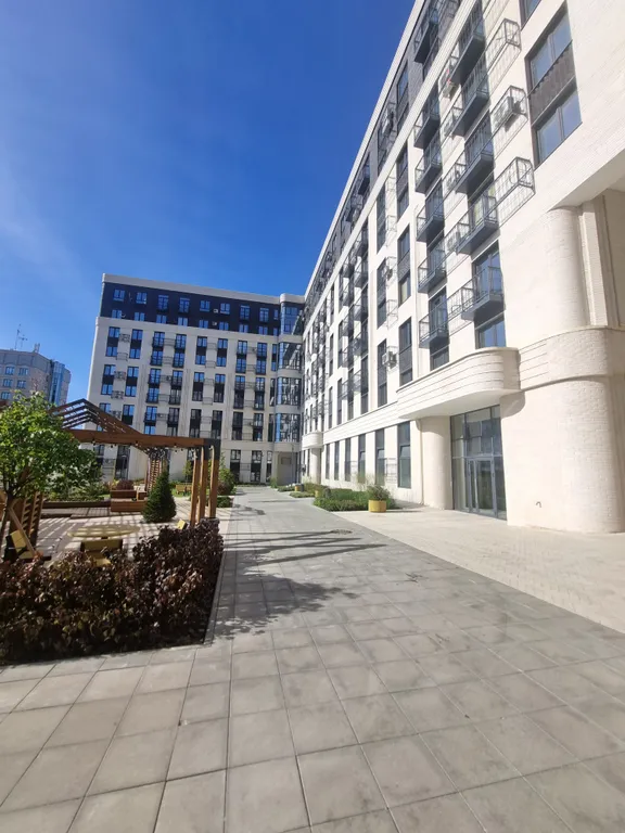 Видовая квартира в премиальном доме в центре