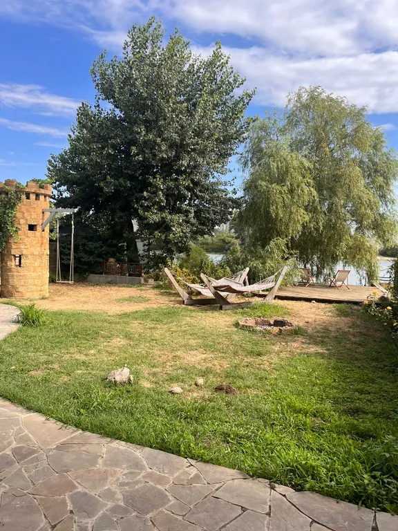 Коттедж Дача на берегу реки в стиле Старый замок — Козет