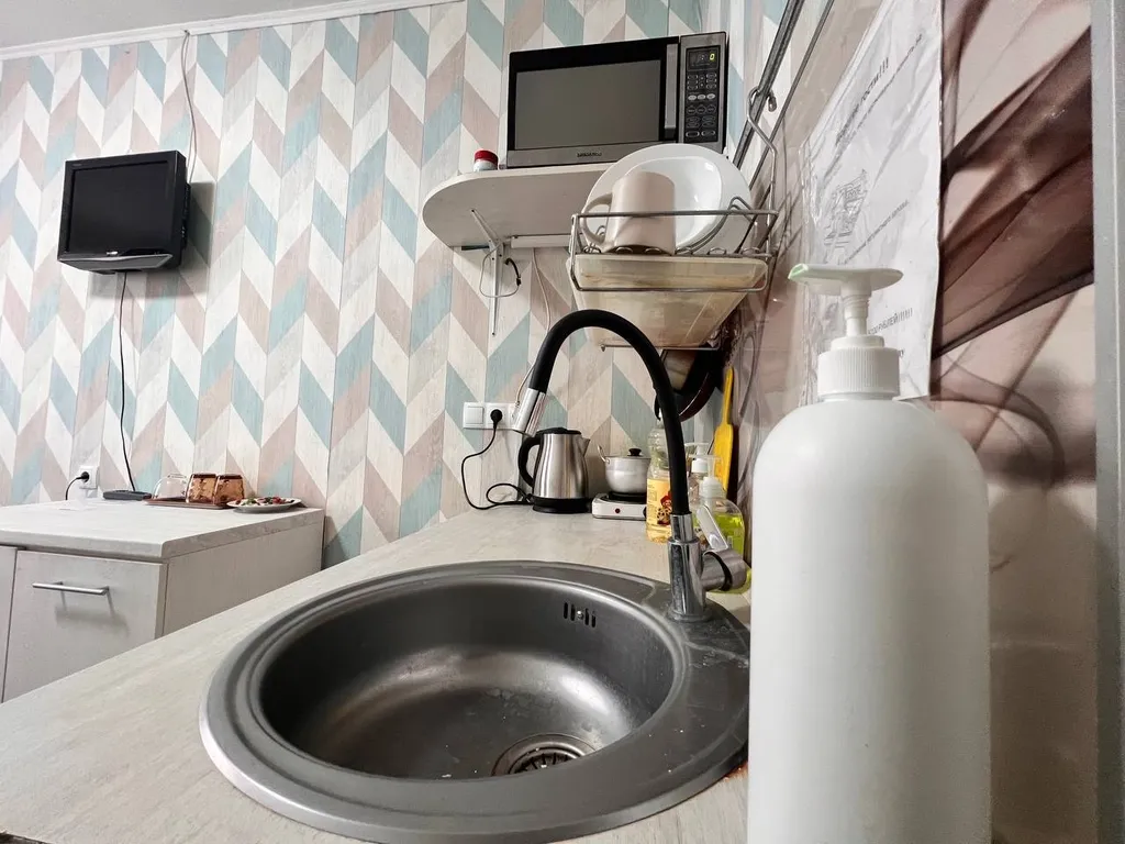 Мини - студия  эконом в центре  города