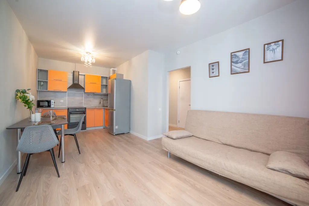 Евродвушка с балконом на Тверитина 41 для 4 гостей