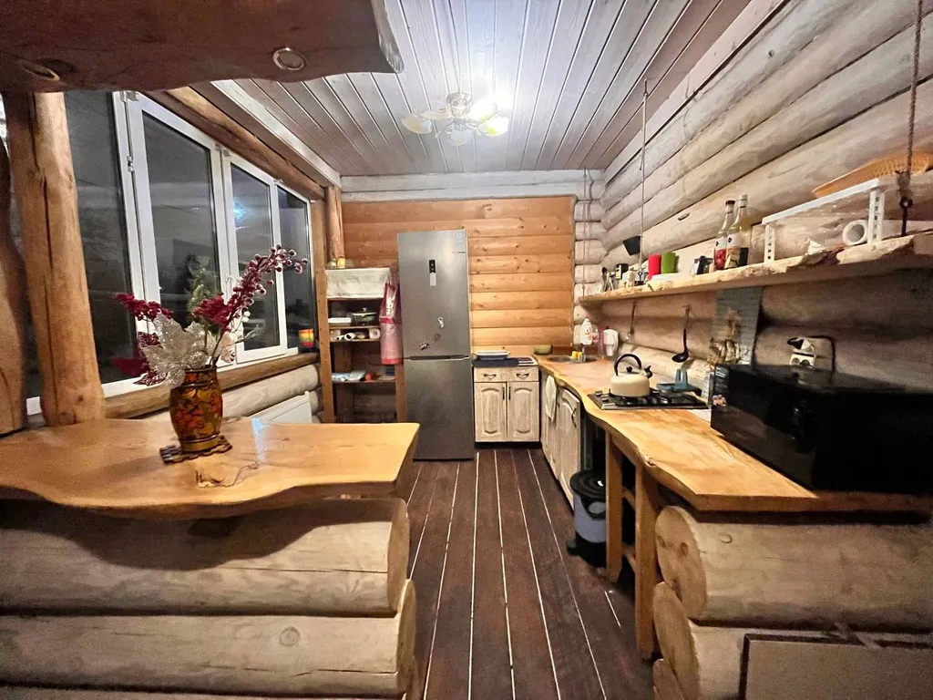 Дом рядом с карьерами