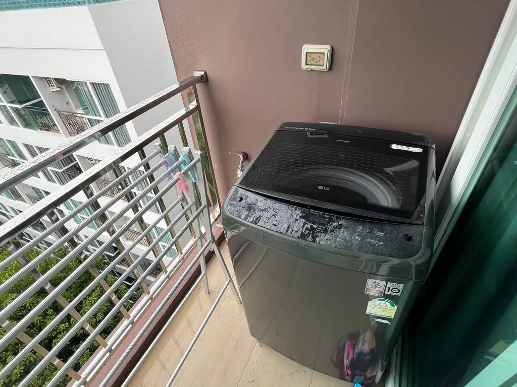 Студия после ремонта с удивительным видом с 8 этажа в центре Каты