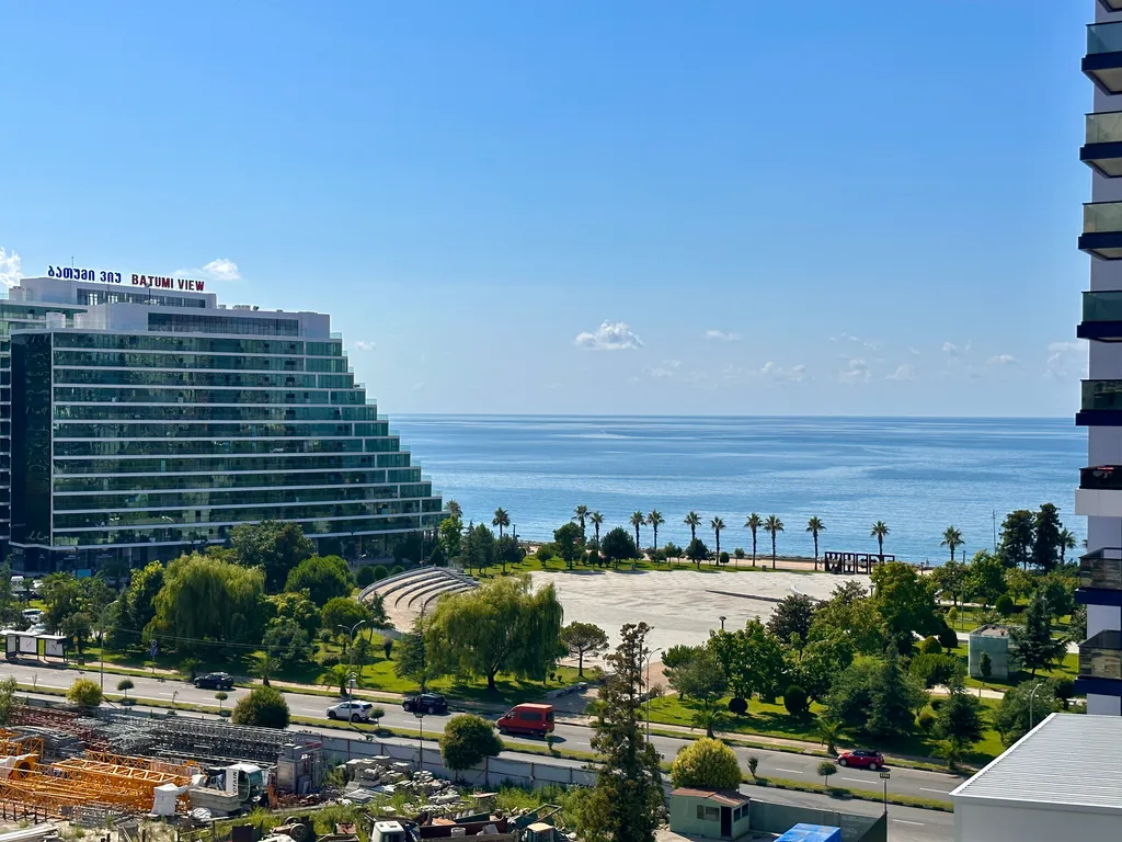 Квартира Золотая студия, бассейн + парковка free, жк white sails — Батуми