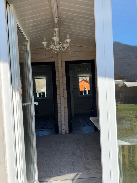 Домик с видом на горы