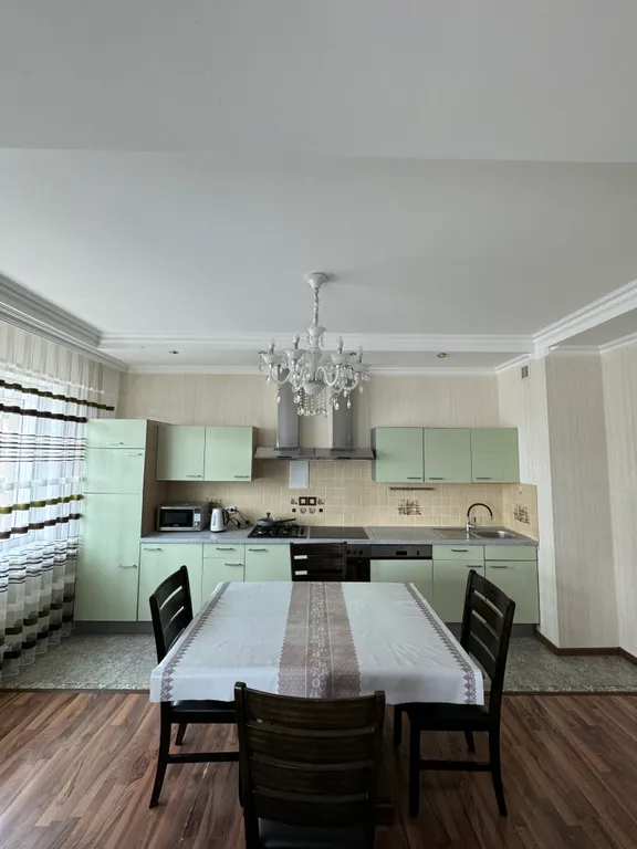 Трехкомнатная просторная квартира в центре возле ТЦ Infinity Mall