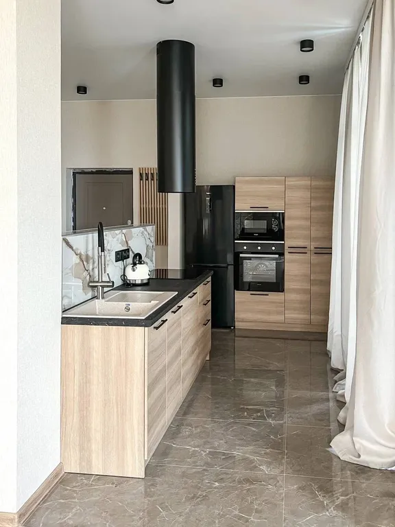 Новый коттедж в хорошей локации Адлера с бассейном, 4 спальнями с с/у