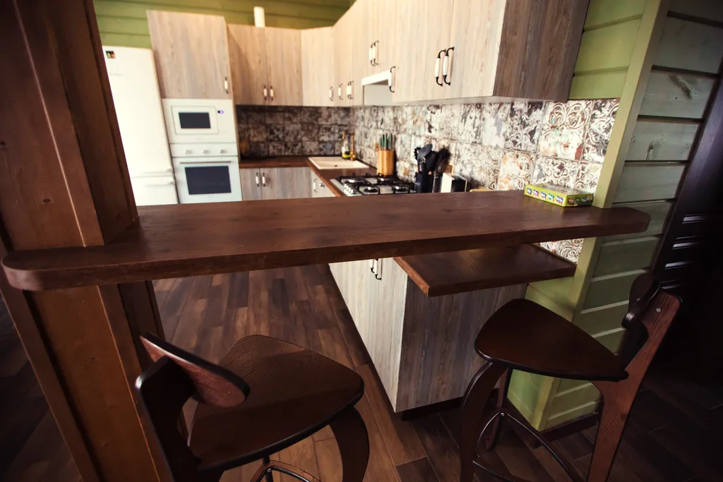 Коттедж в стиле итальянского деревенского дома с видом на озеро