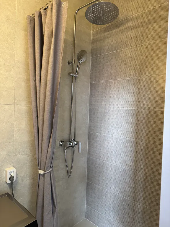 2х комнатная квартира с кондиционером на 2 этаже