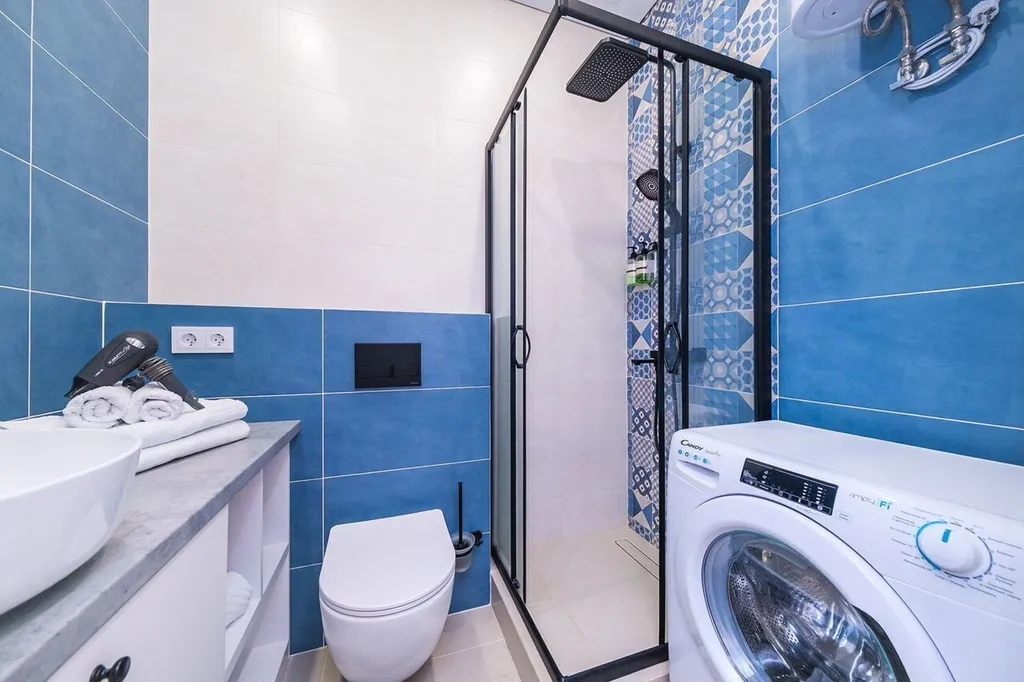 Дизайнерская светлая студия для 3 человек